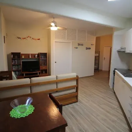 Charming In - 45 M² With A Shared Pool Apartment Portimão