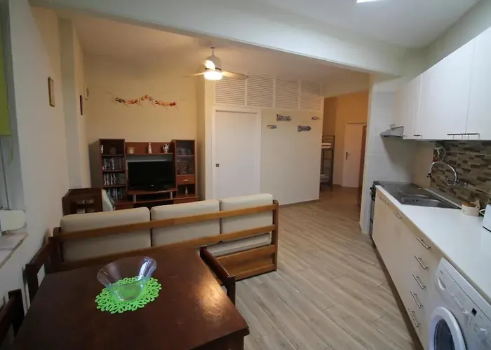 Charming In - 45 M² With A Shared Pool アパート ポルティマン